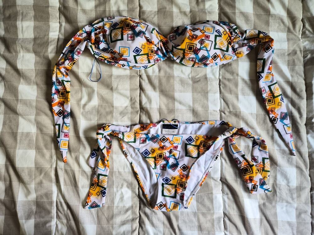 Size M NWOT Plunge Geometric Print Twist Adjustable Ties Multicolor Bikini Set